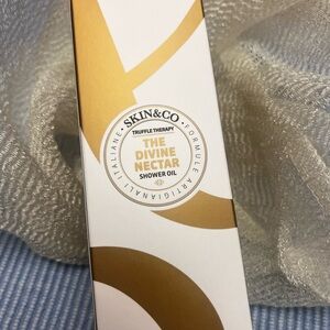 New Skin&Co The Divine Nectar Shower Oil 8.4 fl oz sexy soft shower oil bath oil